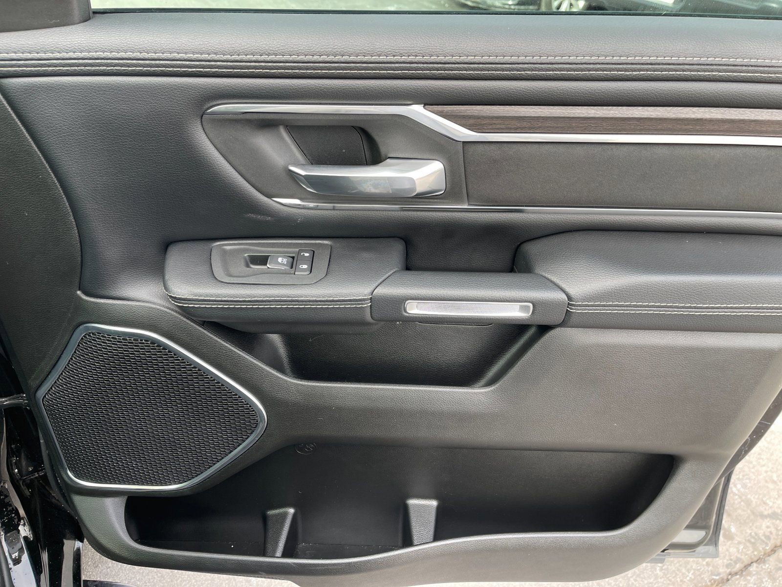 Used 2025 RAM 1500 Laramie w/ Sport Appearance Package image 19