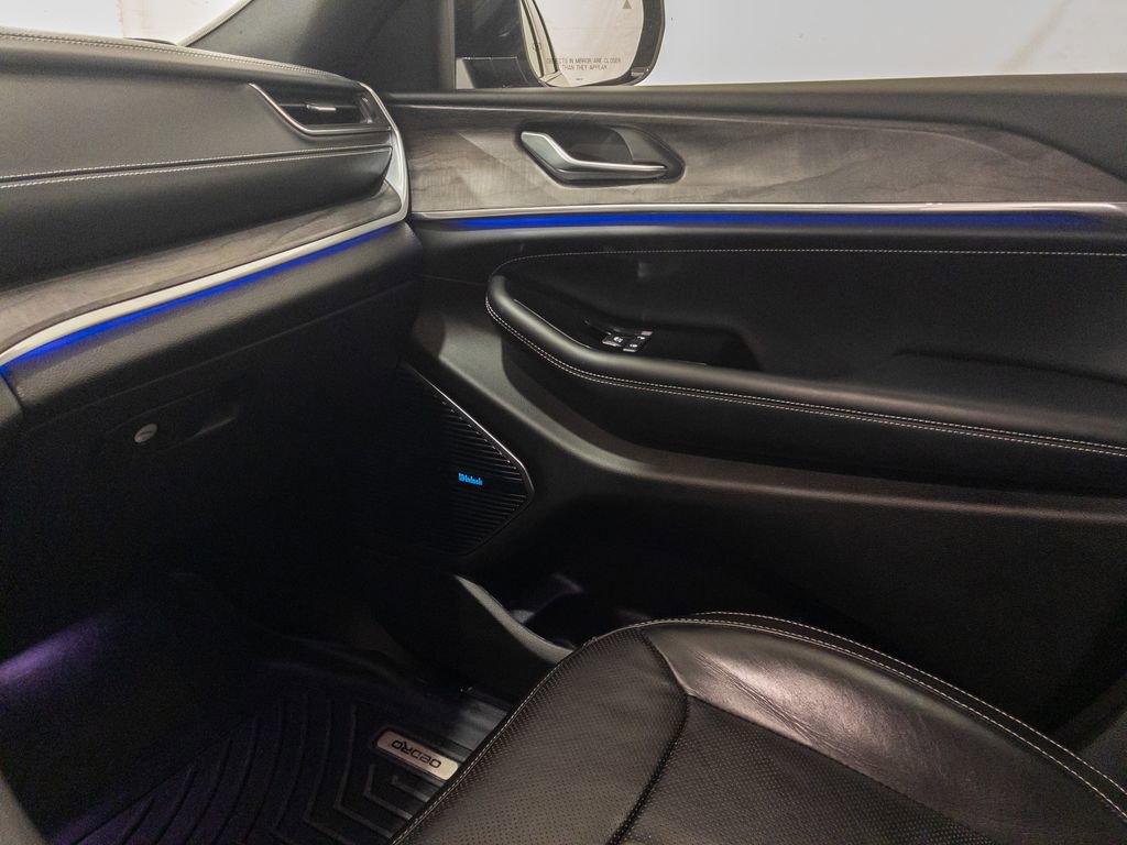 Used 2022 Jeep Grand Cherokee Overland image 31