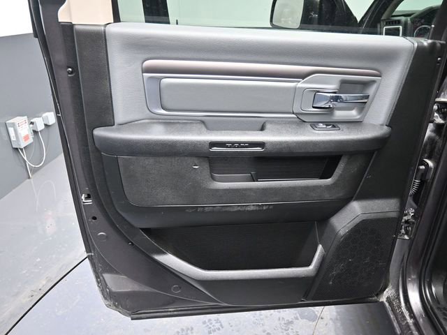 Used 2023 RAM 1500 Classic SLT AWD/4WD image 32