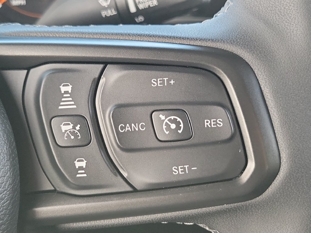 Used 2025 Jeep Gladiator Mojave AWD/4WD image 6
