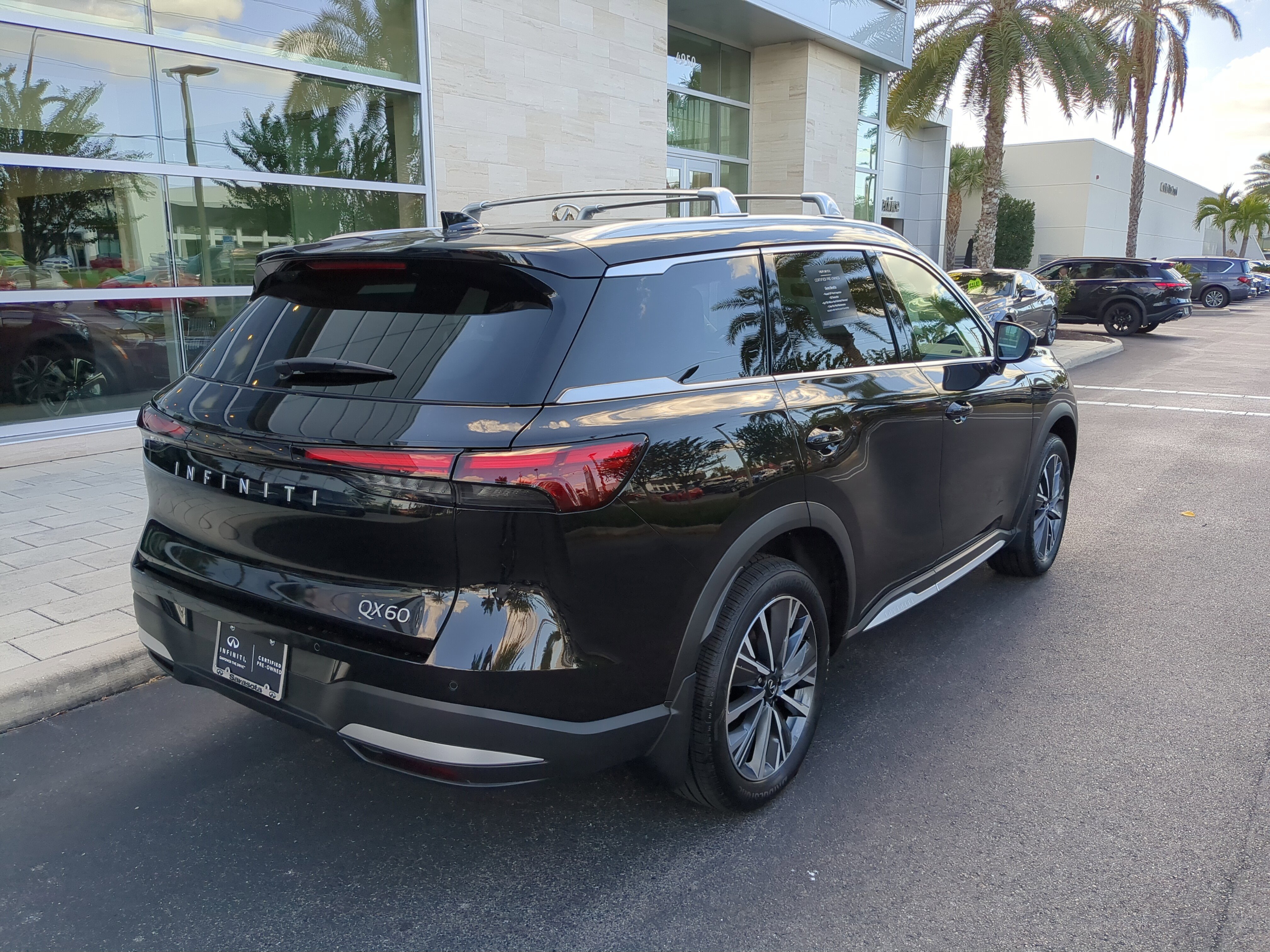 Certified 2026 INFINITI QX60 Luxe w/ Cargo Package image 4