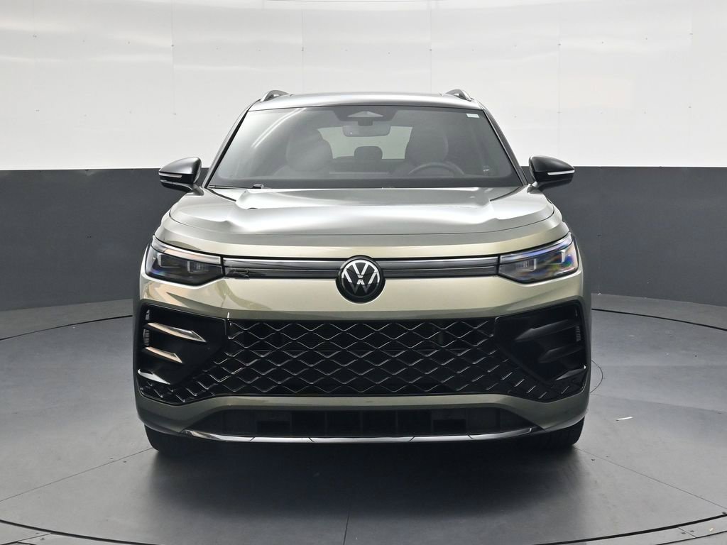 Used 2025 Volkswagen Tiguan SE R-Line AWD/4WD image 13
