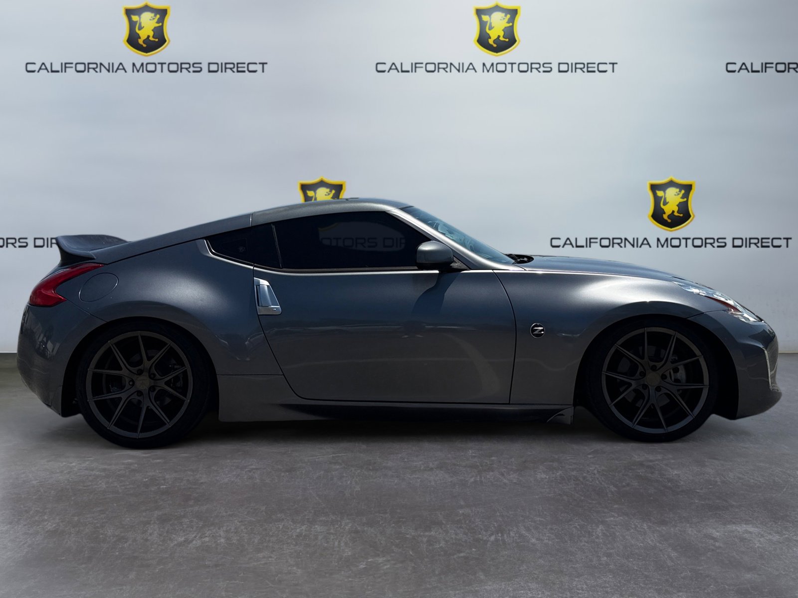 Used 2017 Nissan 370Z Coupe RWD image 6