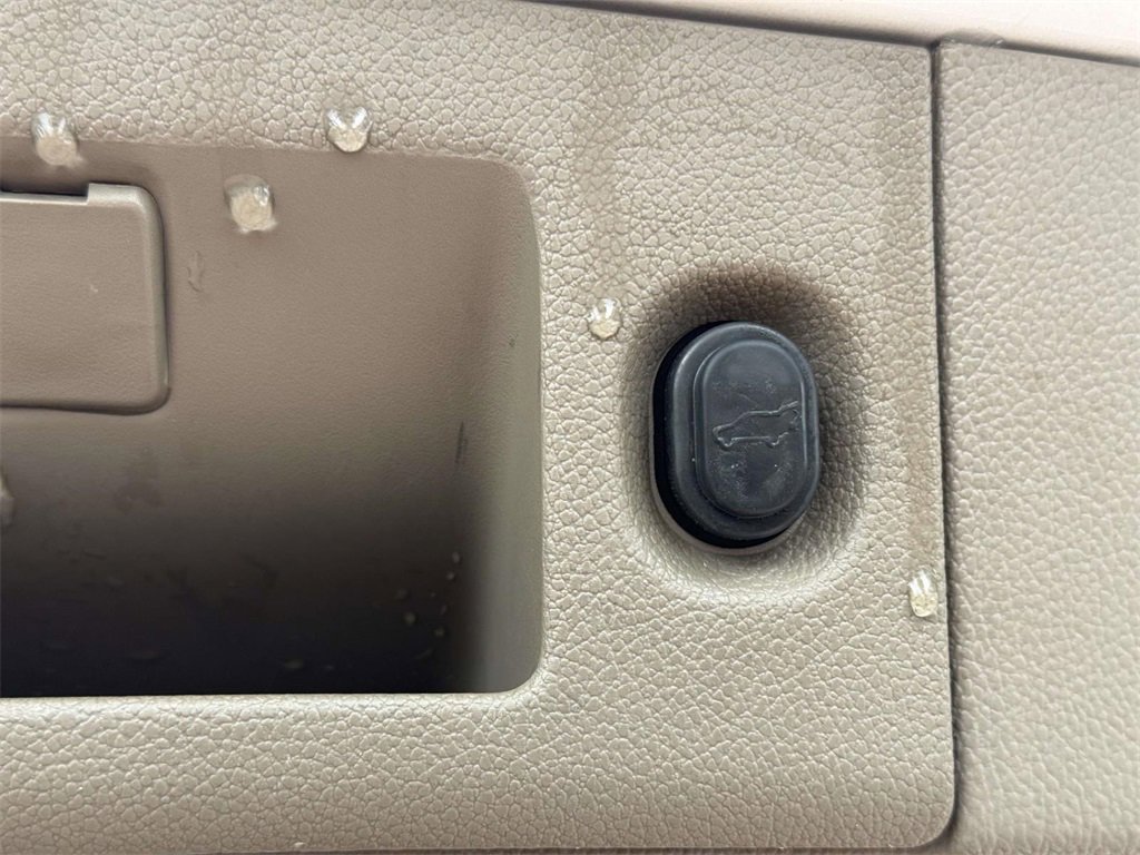 Used 2016 GMC Yukon SLT w/ Open Road Package image 35