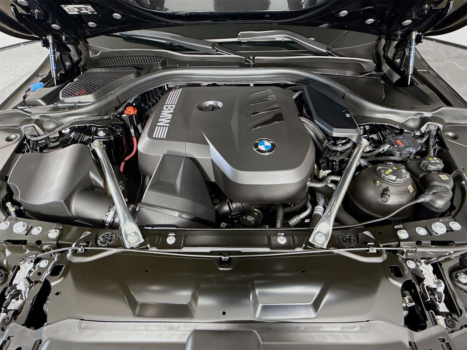 Used 2025 BMW 530i image 32