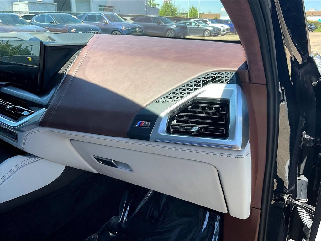 Used 2023 BMW XM AWD/4WD image 25