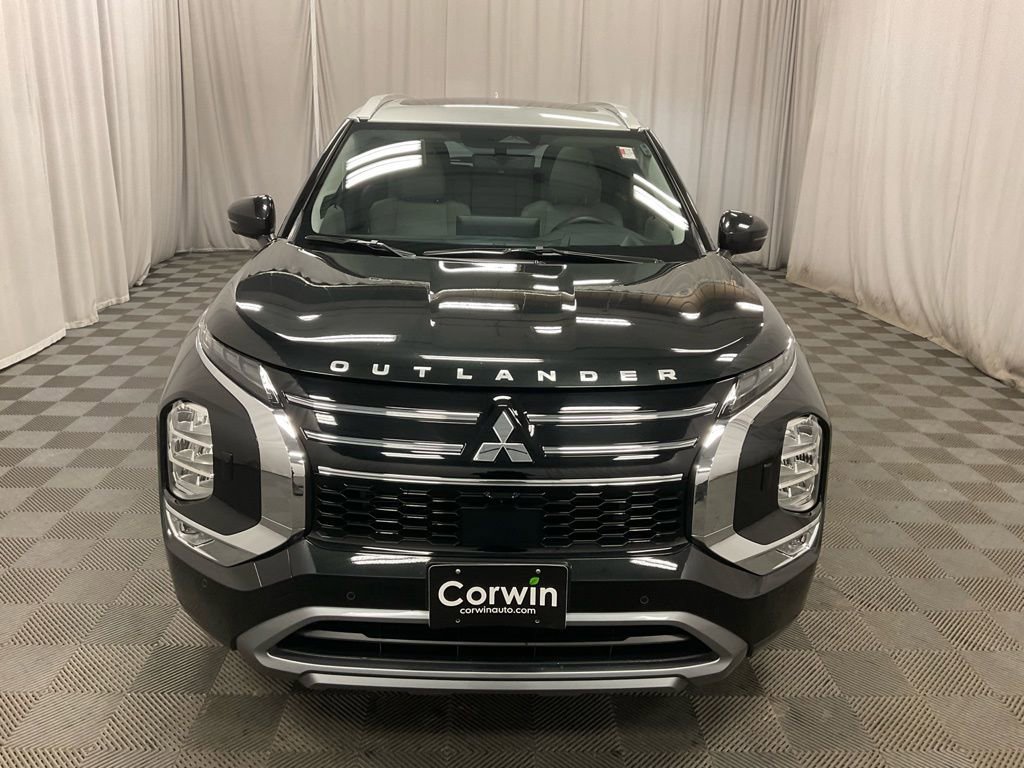 Used 2025 Mitsubishi Outlander AWD image 7
