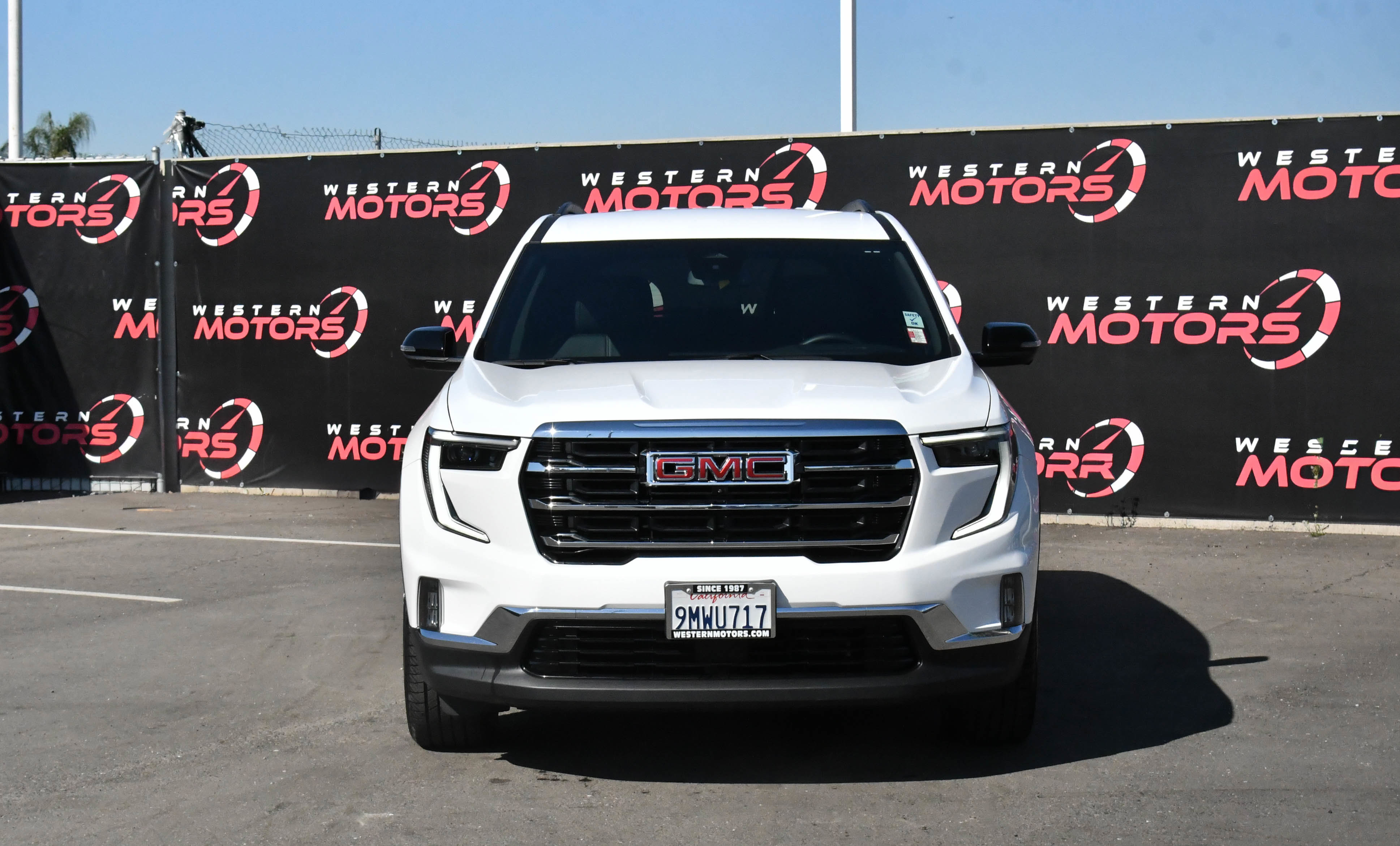 Used 2024 GMC Acadia Elevation image 2