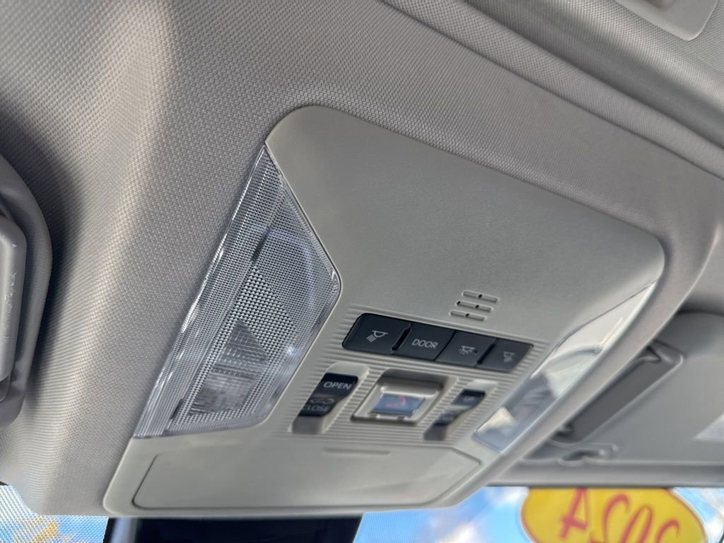 Used 2024 Toyota RAV4 XLE Premium image 33