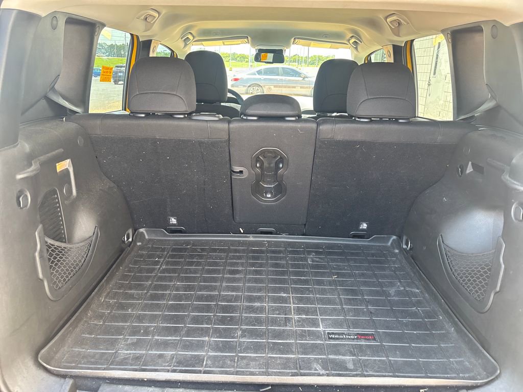Used 2018 Jeep Renegade Latitude w/ Popular Equipment Group FWD image 31