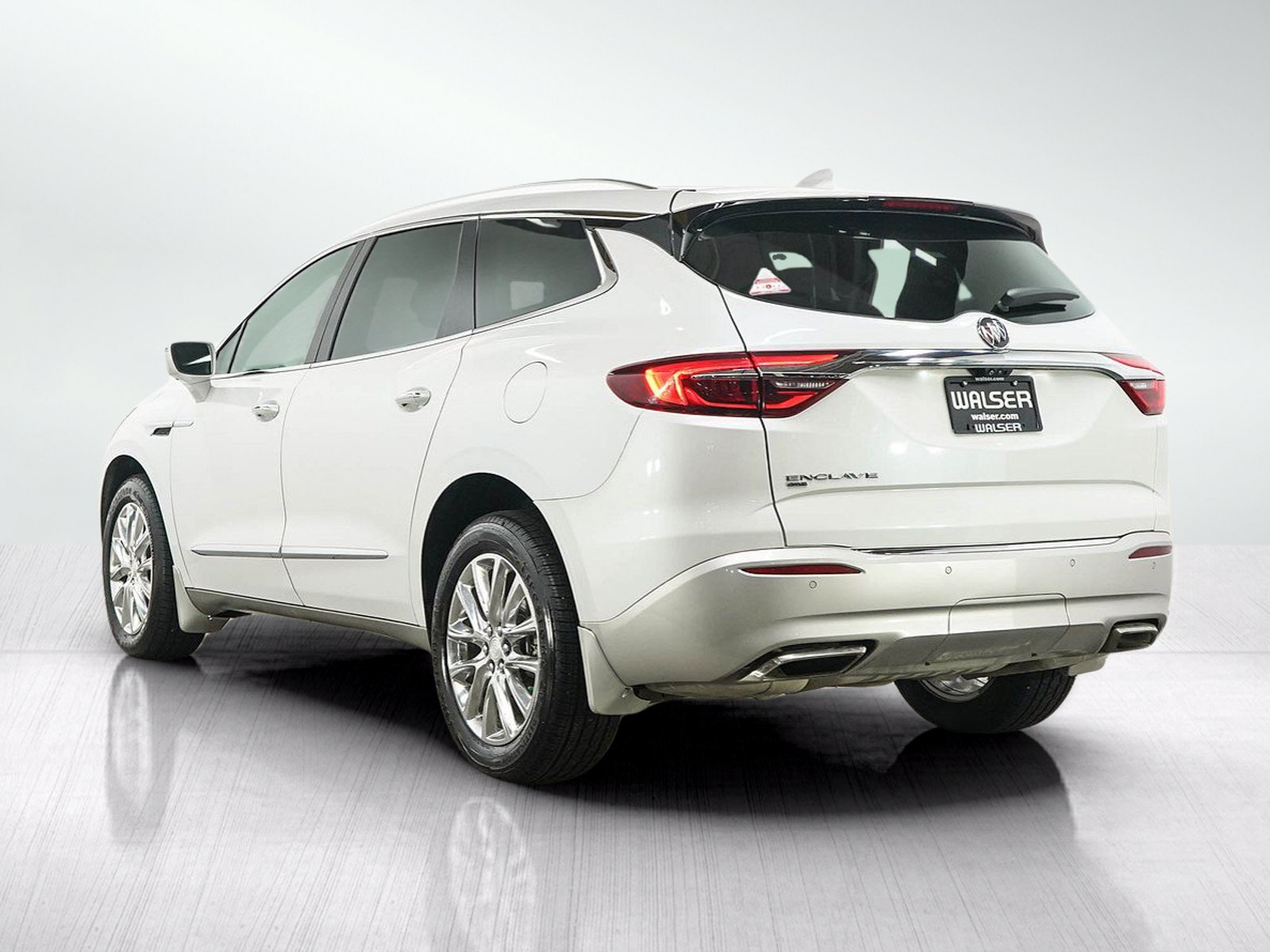Used 2020 Buick Enclave Premium w/ Surround and Sites Package AWD/4WD image 3