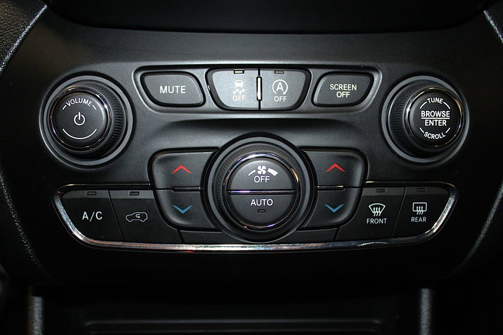 Certified 2020 Jeep Cherokee High Altitude AWD/4WD image 22