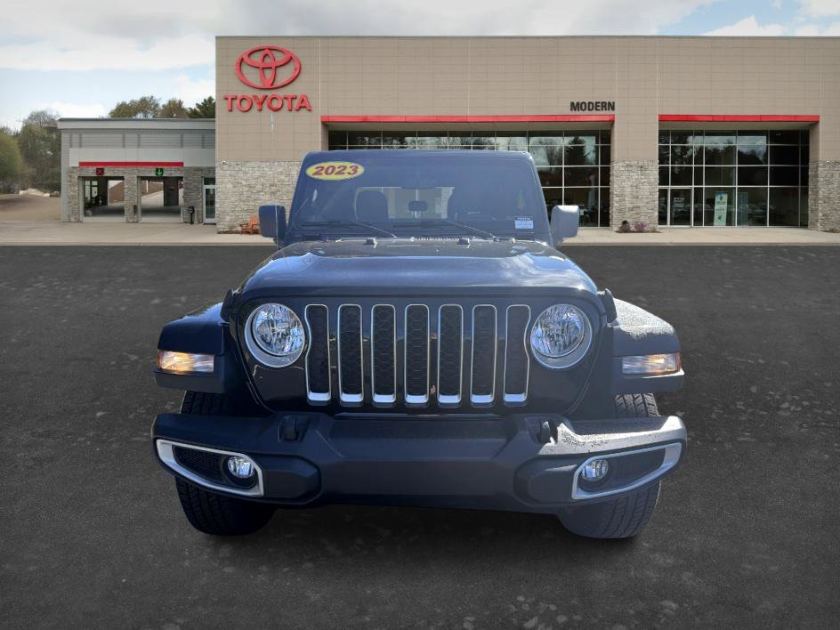Used 2023 Jeep Gladiator Overland w/ Cold Weather Group AWD/4WD image 3