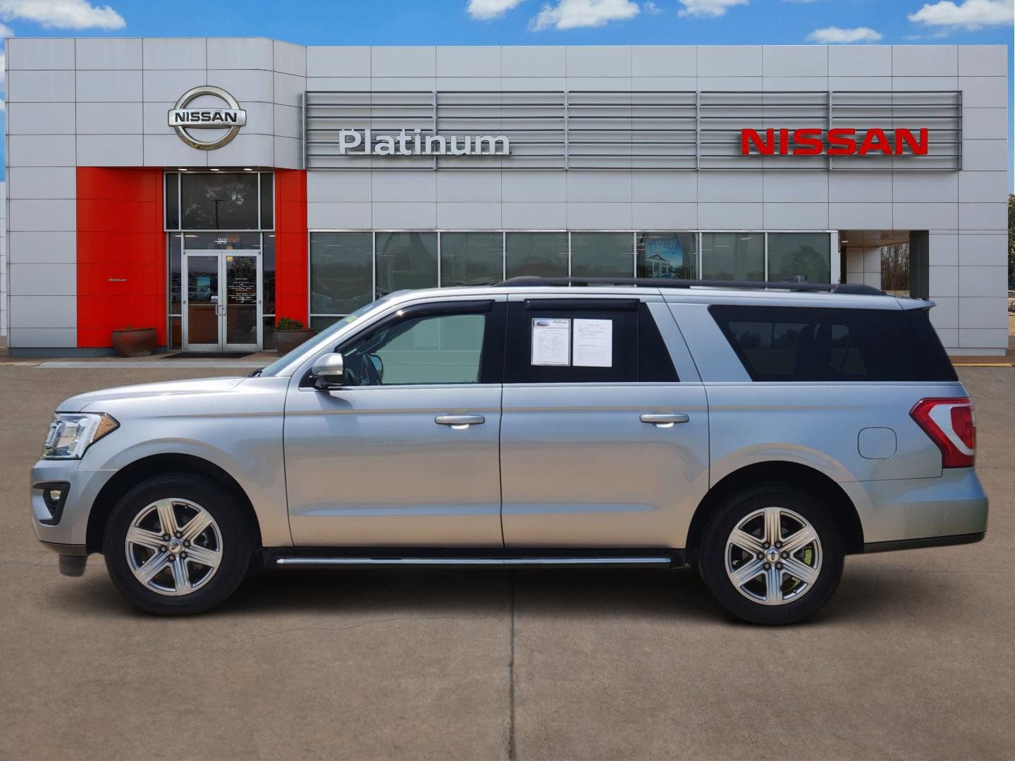 Used 2020 Ford Expedition Max XLT w/ Equipment Group 202A AWD/4WD image 3