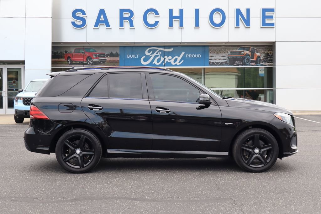 Used 2017 Mercedes-Benz GLE 43 AMG 4MATIC image 2