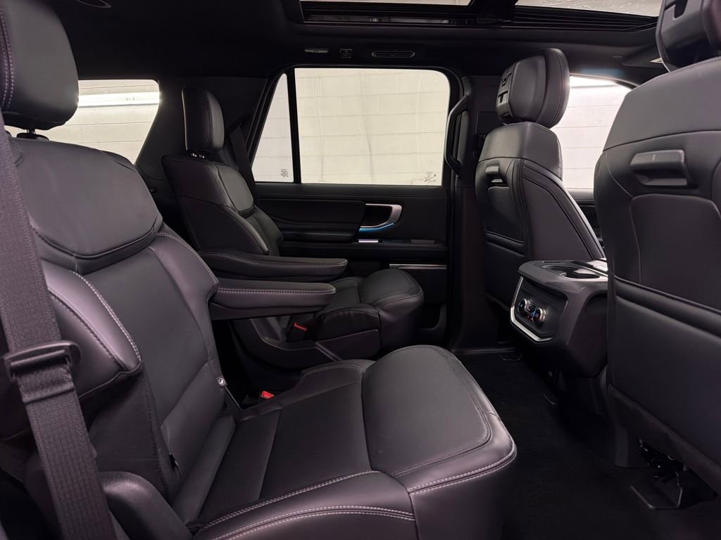 New 2026 Ford Expedition Platinum w/ Stealth Appearance Package image 30
