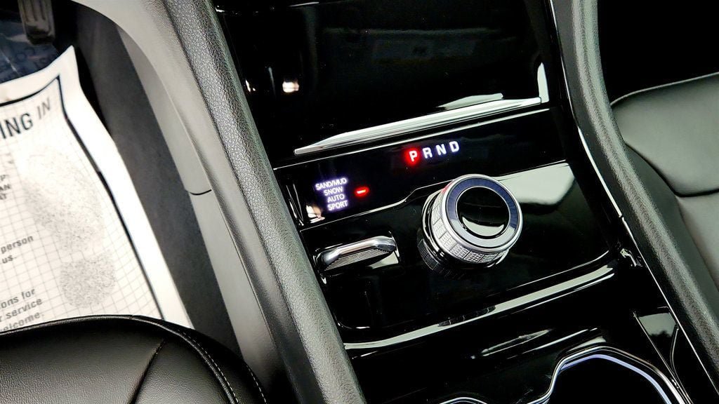 Used 2023 Jeep Grand Cherokee Limited AWD/4WD image 15