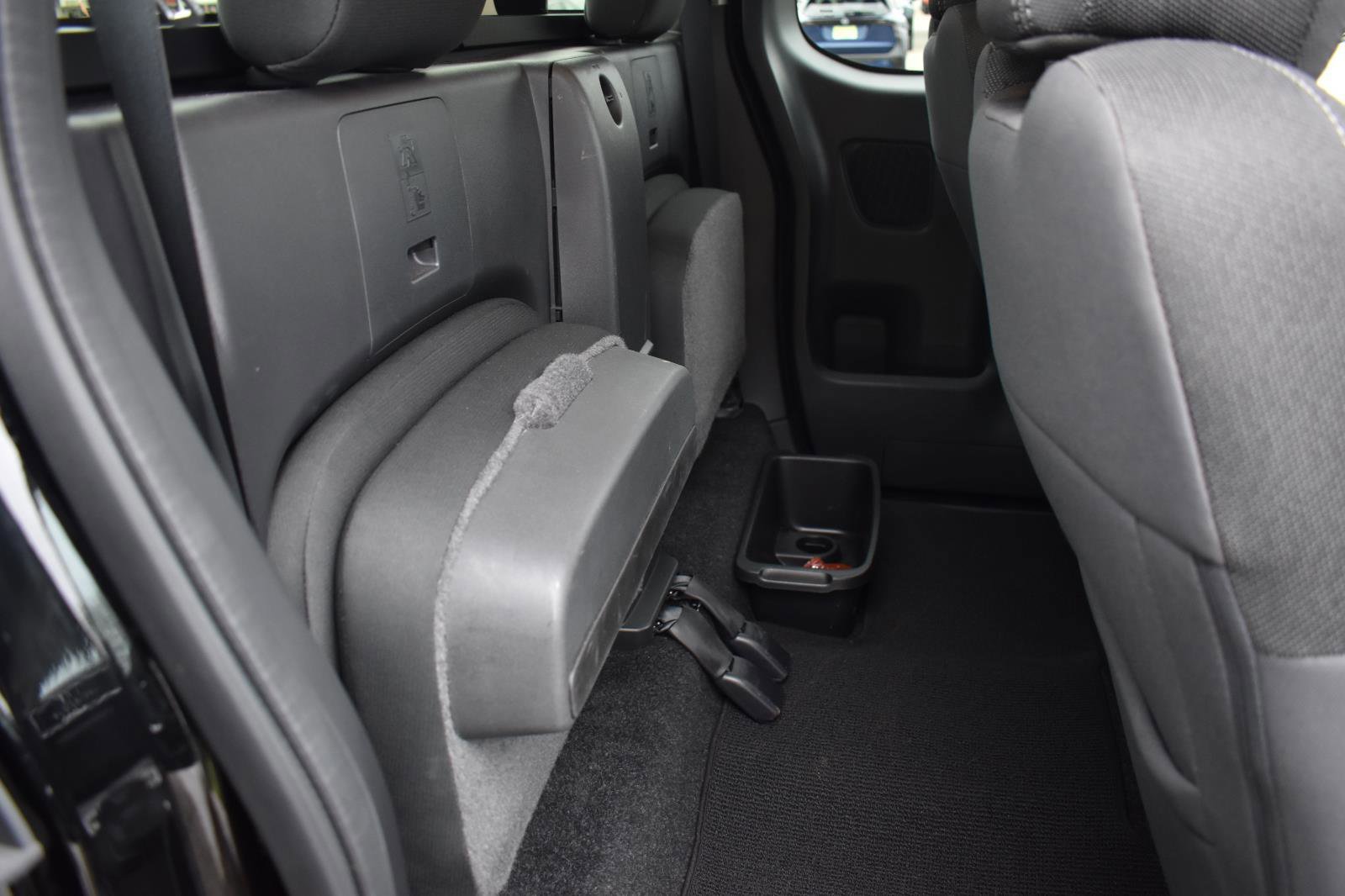 Used 2025 Nissan Frontier SV image 44