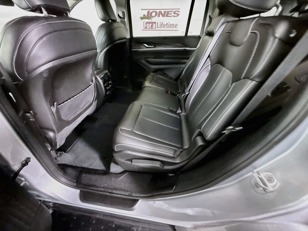 Used 2023 Jeep Grand Cherokee L Limited w/ Luxury Tech Group II AWD/4WD image 29