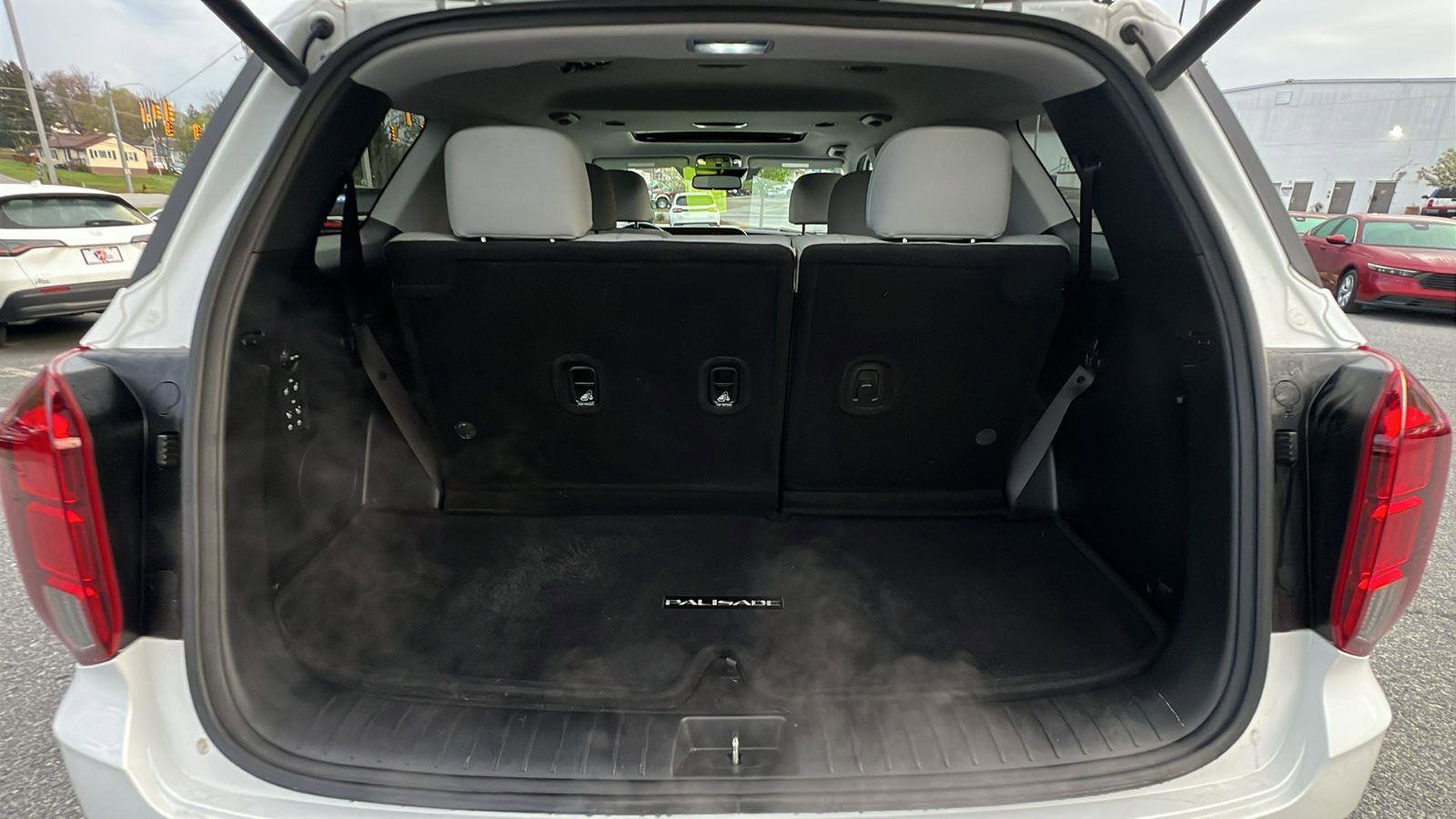 Used 2021 Hyundai Palisade SEL w/ Premium Package image 17
