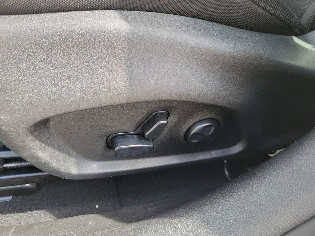 Used 2019 Jeep Renegade Latitude w/ Popular Equipment Group FWD image 15
