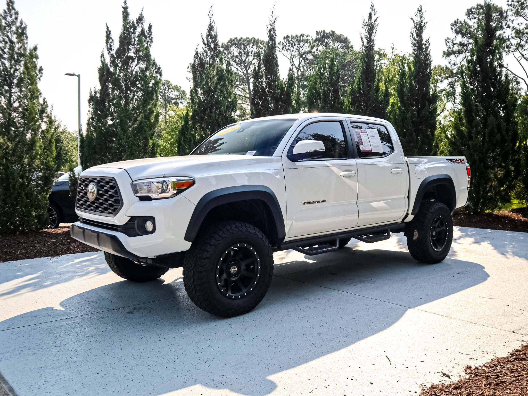 Used 2020 Toyota Tacoma TRD Off-Road AWD/4WD image 7