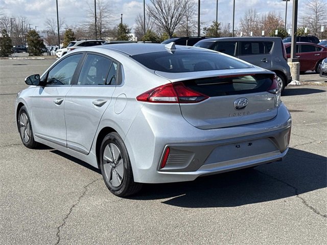 Used 2022 Hyundai Ioniq SE image 4