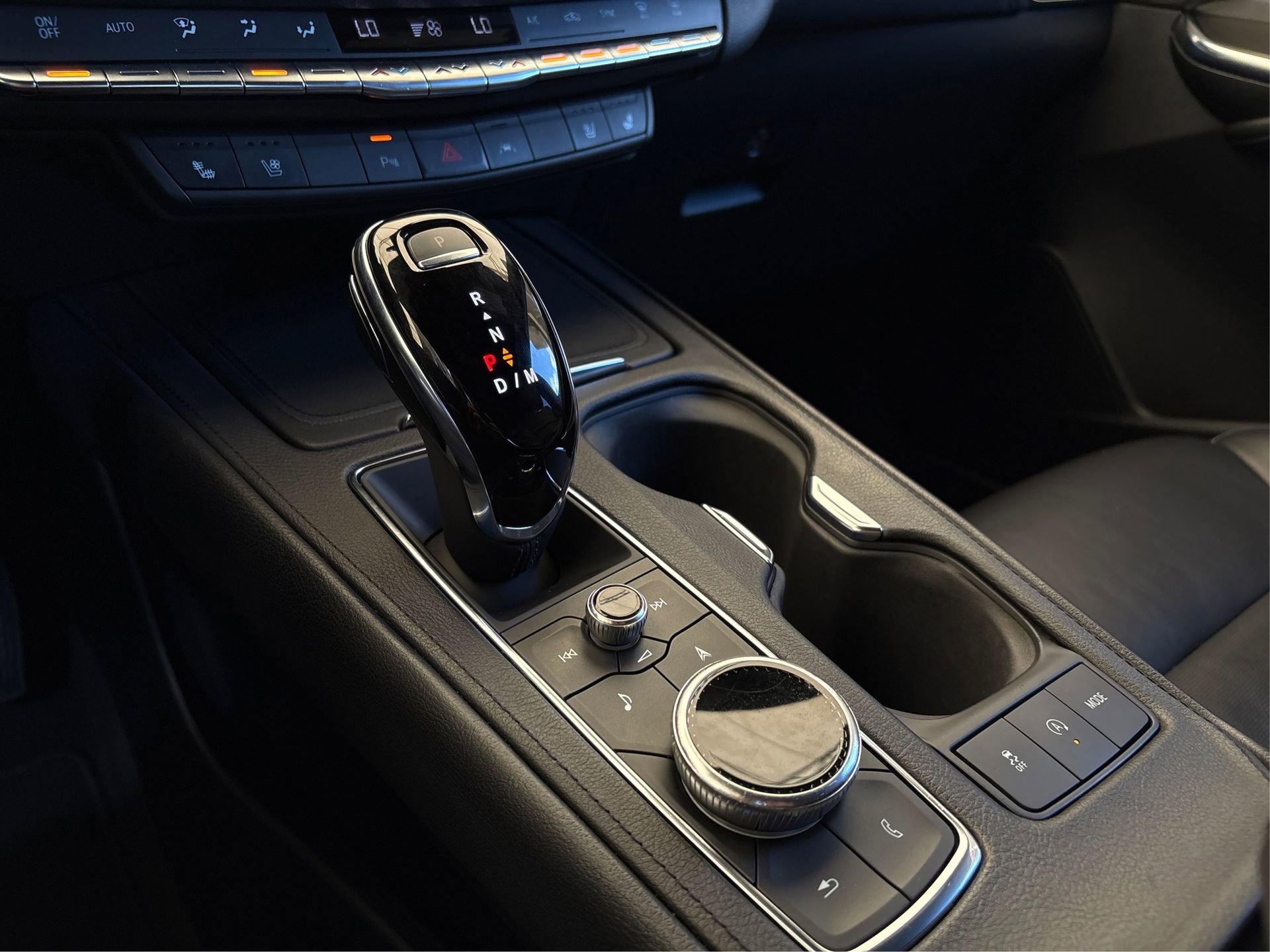 Used 2020 Cadillac XT4 Premium Luxury image 29