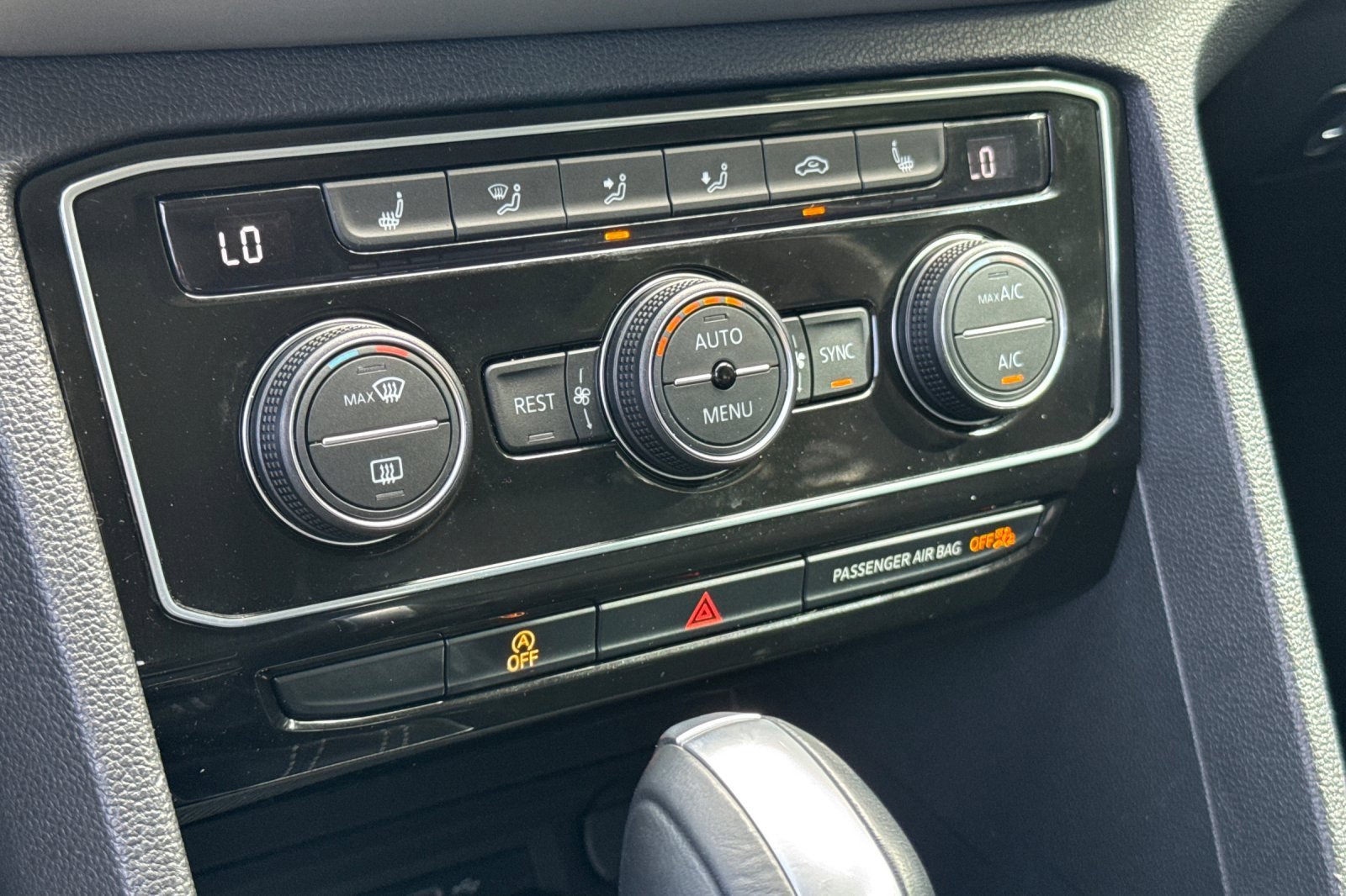 Used 2023 Volkswagen Atlas SE w/ Panoramic Sunroof Package image 21