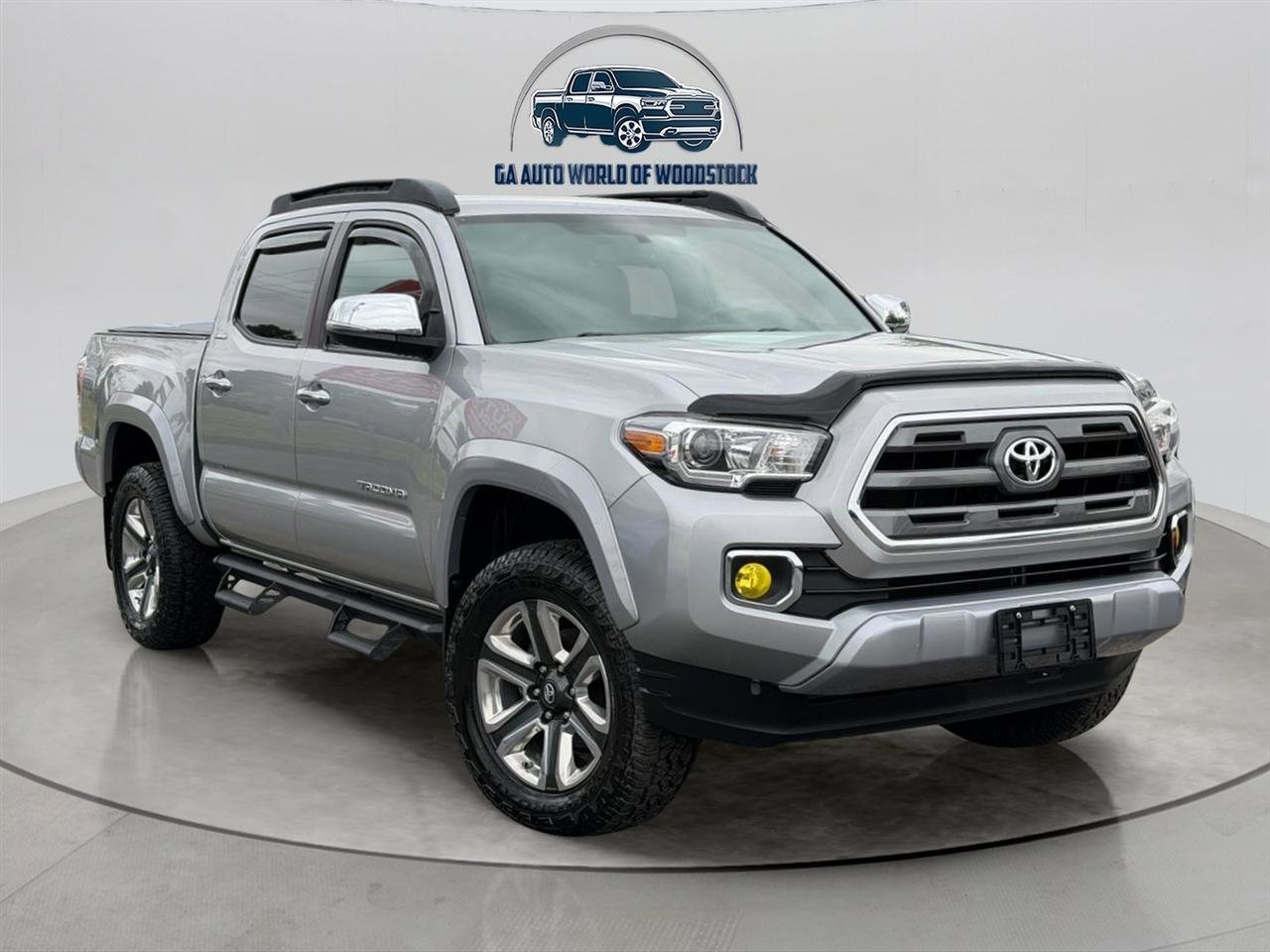 Used 2017 Toyota Tacoma Limited w/ Tow Package image 4