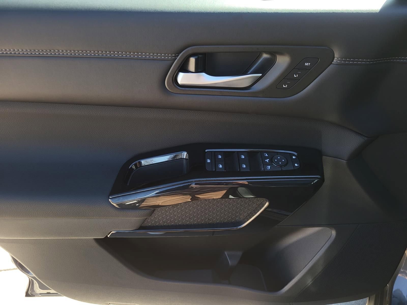 New 2026 Nissan Pathfinder Platinum image 20