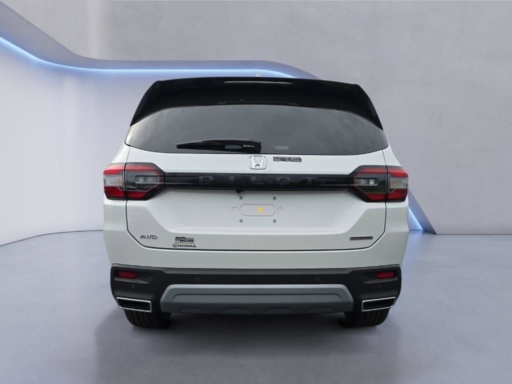 New 2025 Honda Pilot Touring image 4