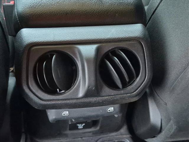 Used 2019 Jeep Wrangler Unlimited Rubicon AWD/4WD image 17