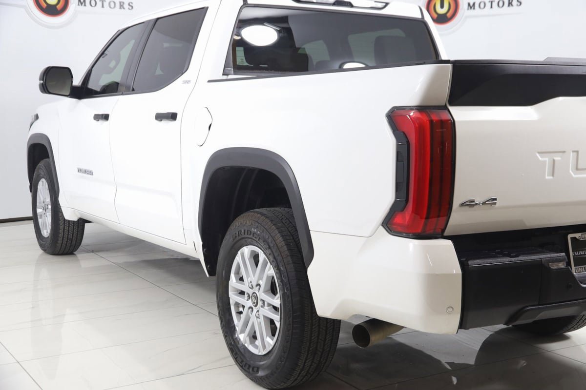 Used 2024 Toyota Tundra SR5 w/ SR5 Convenience Package AWD/4WD image 23