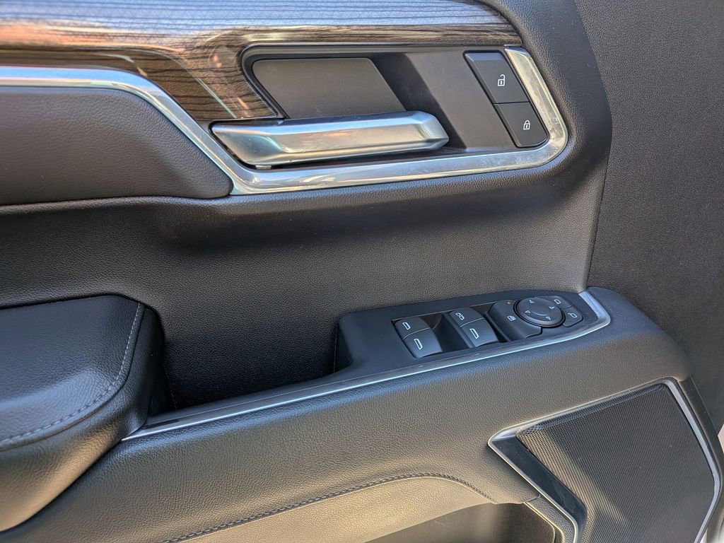 Used 2022 Chevrolet Silverado 1500 LT image 12