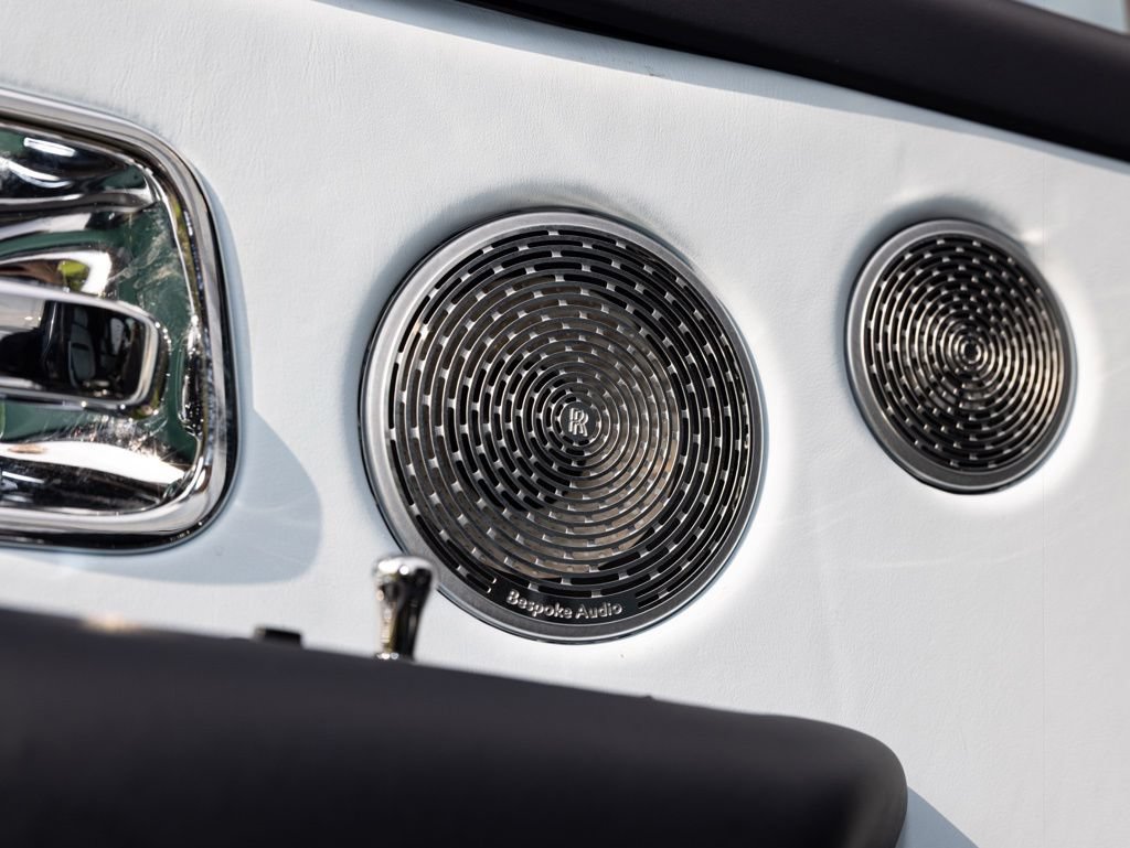 Certified 2022 Rolls-Royce Cullinan w/ Cullinan Package AWD/4WD image 24