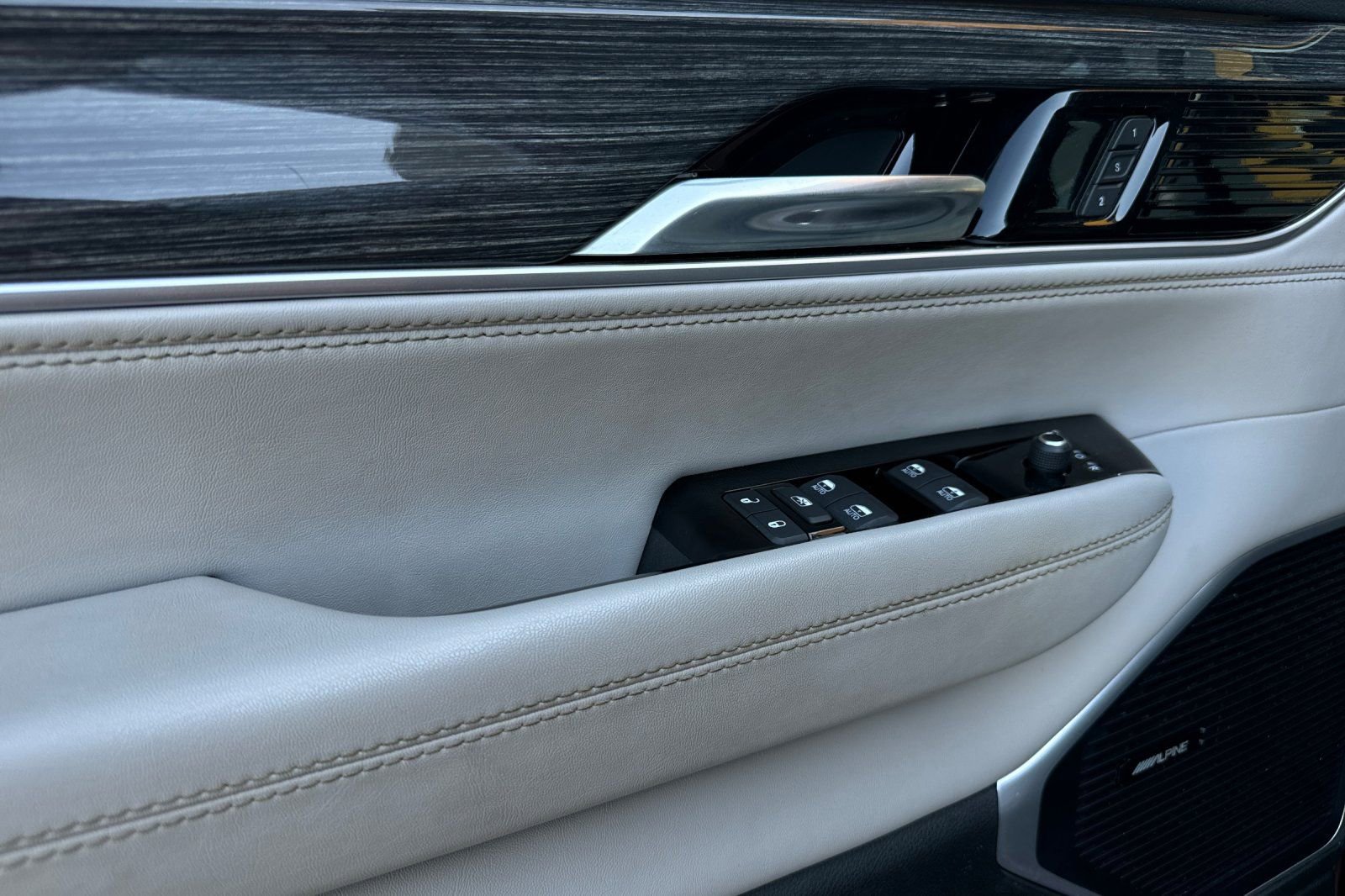 Used 2022 Jeep Wagoneer Series II image 12