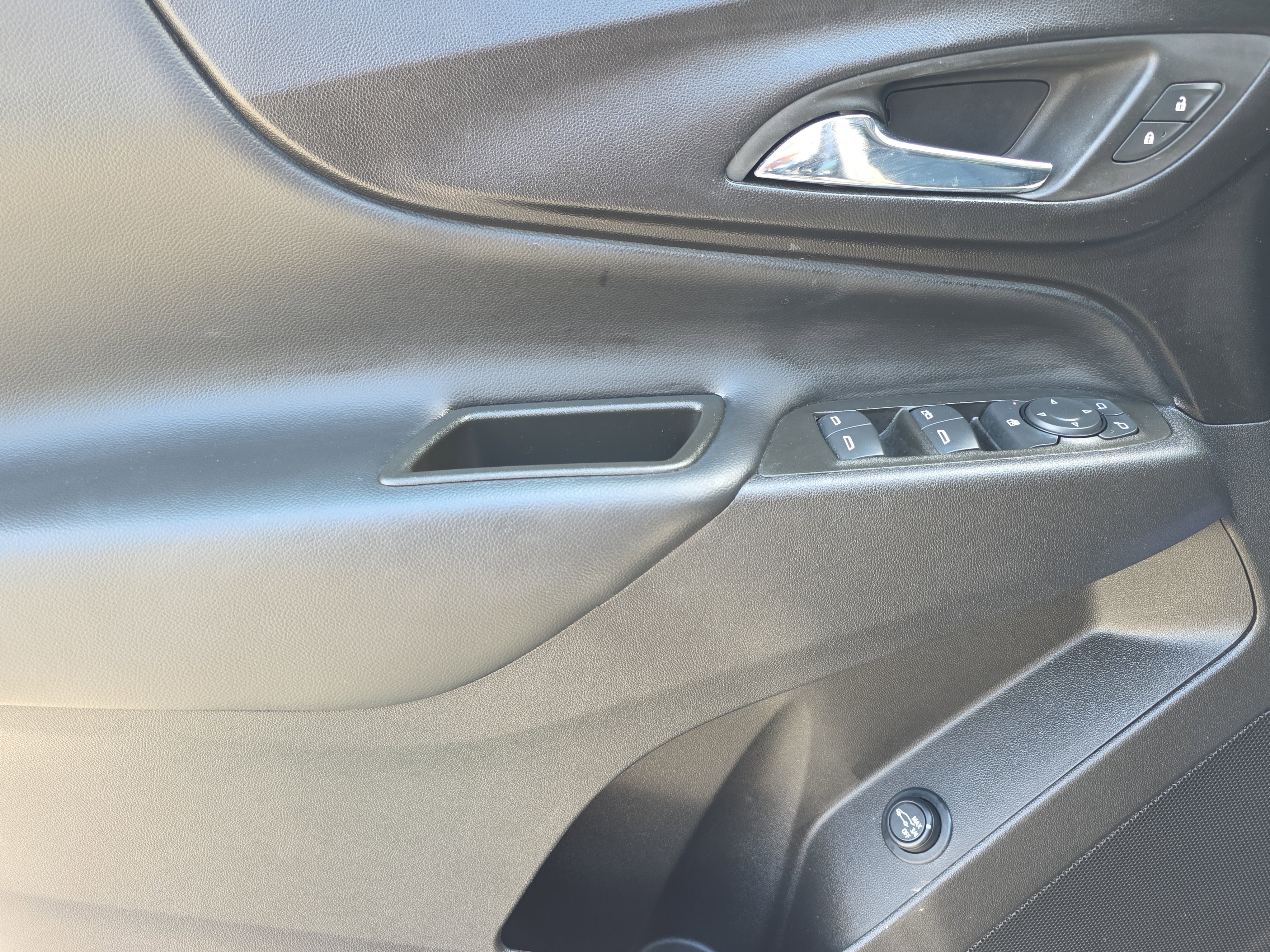 Used 2024 Chevrolet Equinox LT FWD image 22