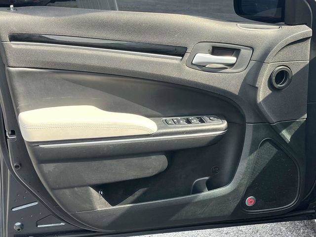 Used 2017 Chrysler 300 S w/ 300S Premium Group RWD image 15