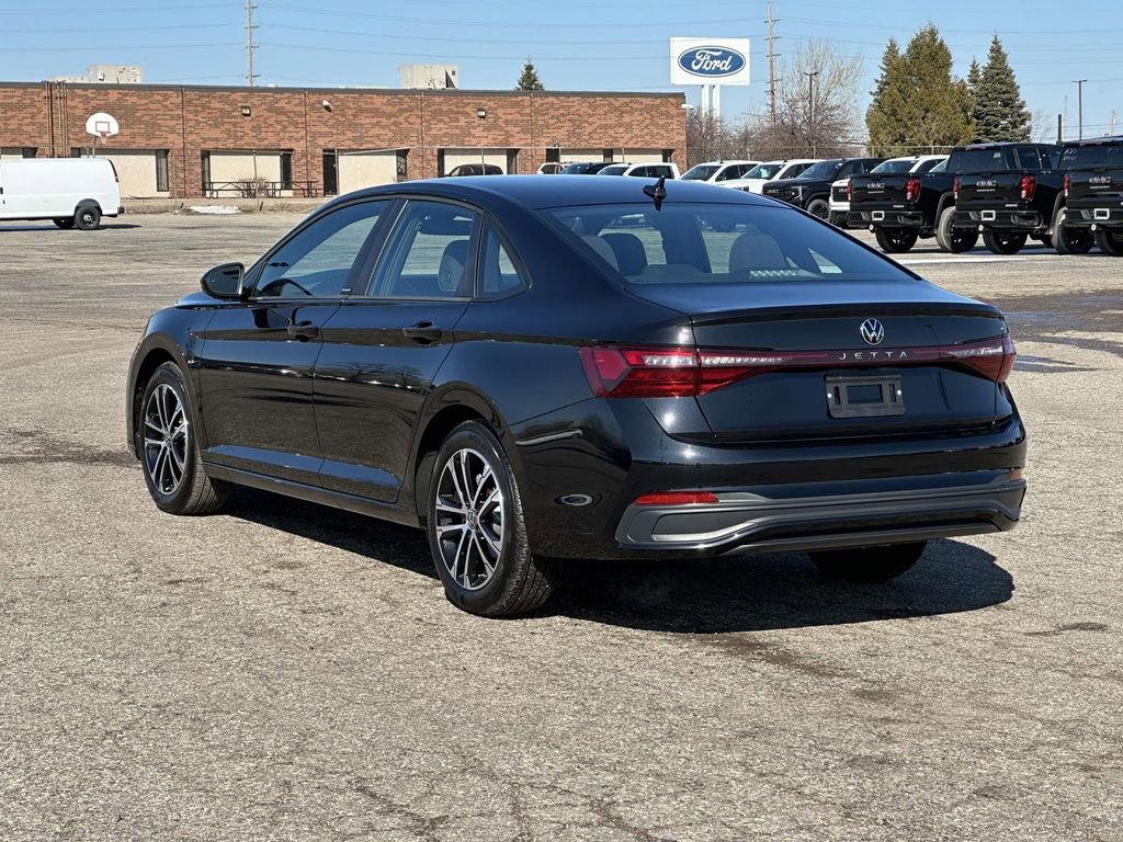 Used 2025 Volkswagen Jetta Sport image 3