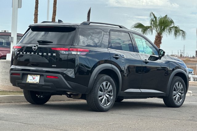 Used 2025 Nissan Pathfinder SV AWD/4WD image 3