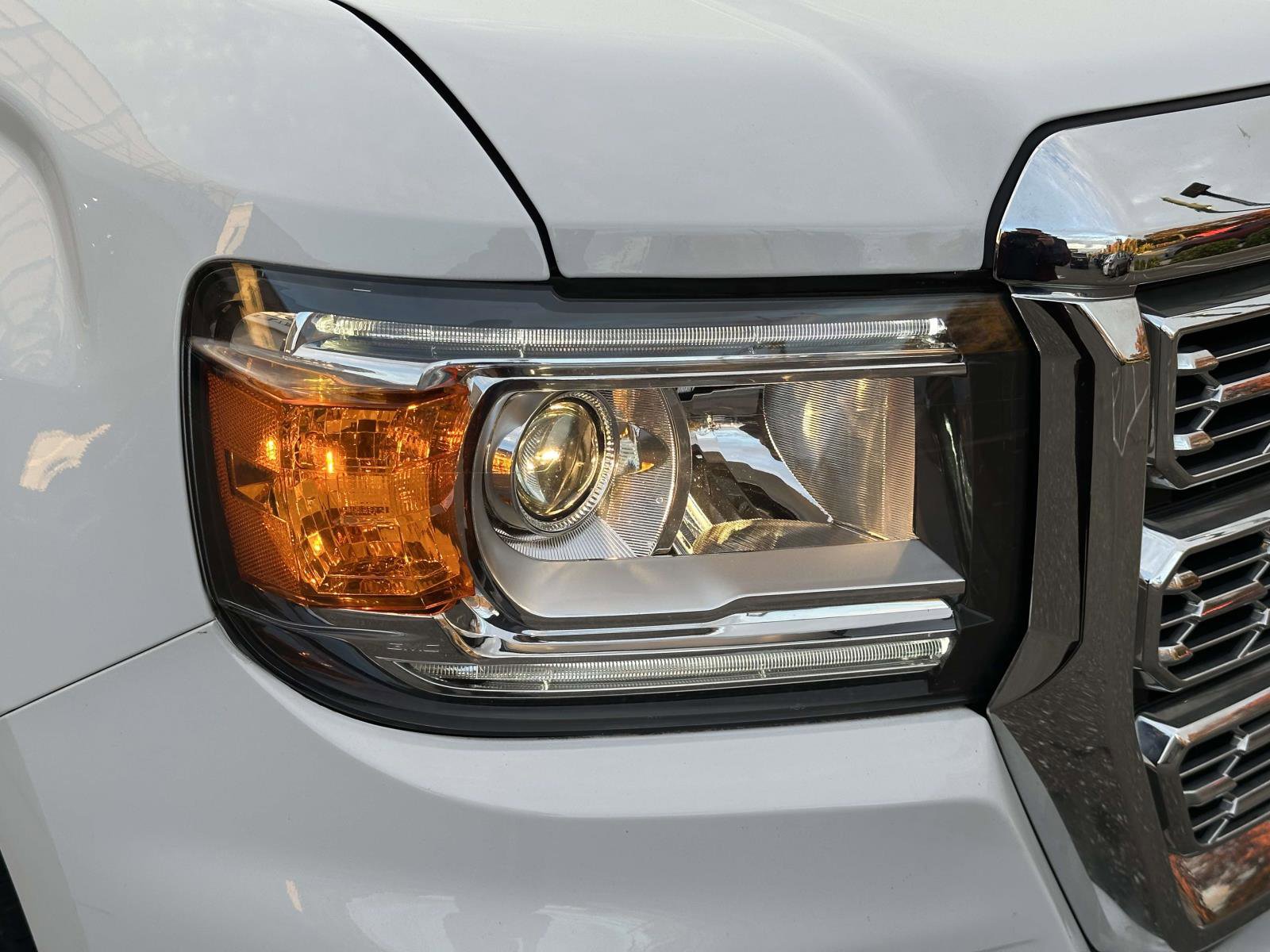 Used 2022 GMC Canyon Denali image 9