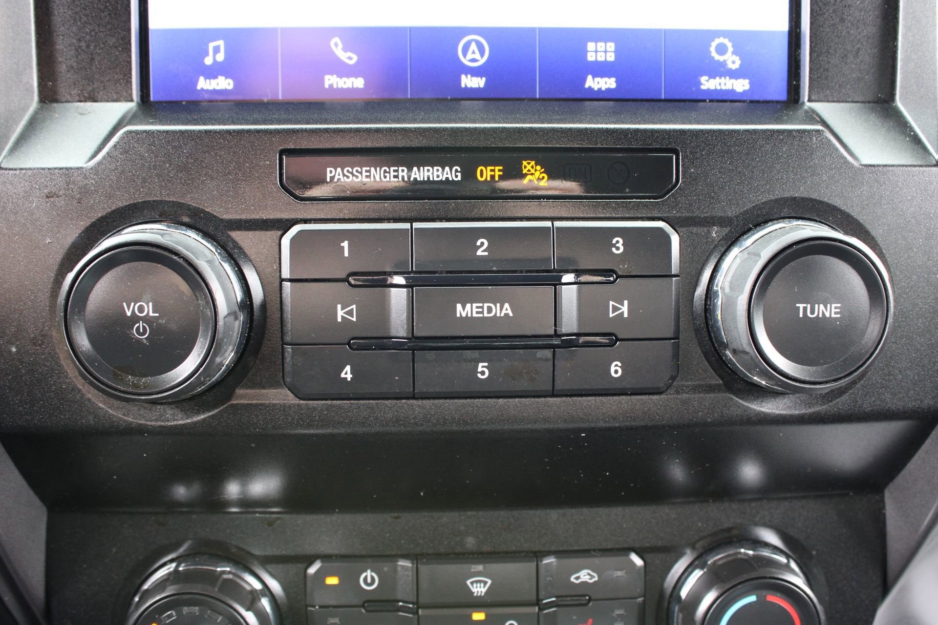 Used 2020 Ford F150 XLT w/ Equipment Group 302A Luxury AWD/4WD image 40