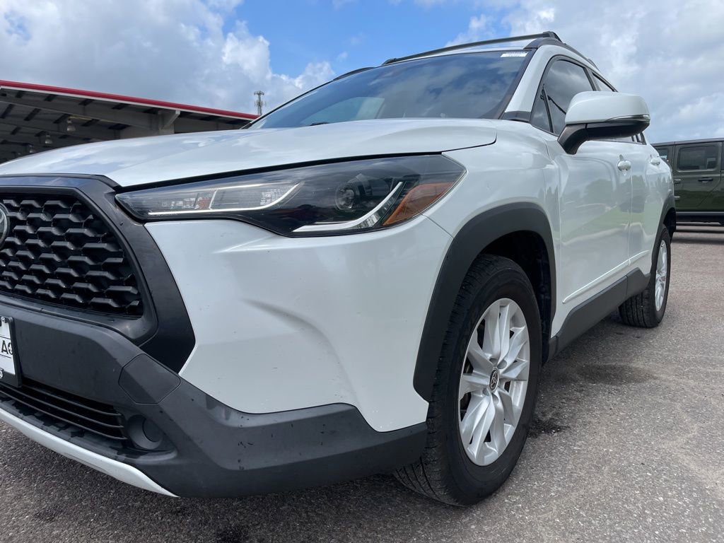 Used 2022 Toyota Corolla Cross LE image 14