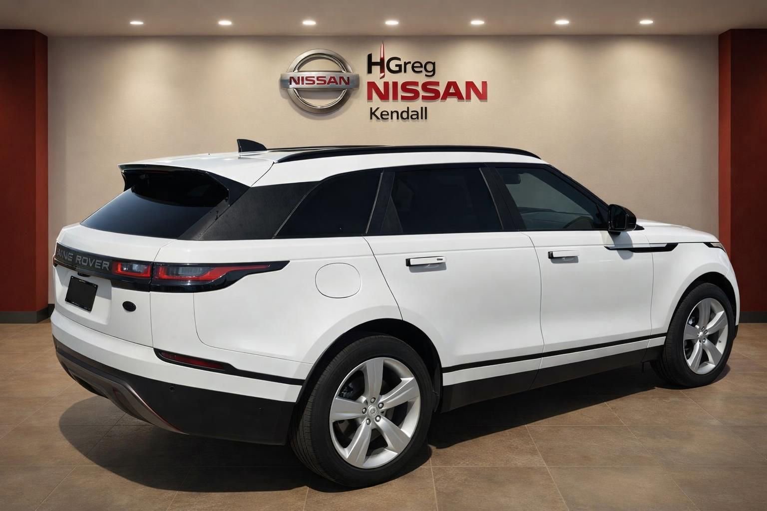 Used 2019 Land Rover Range Rover Velar S image 3