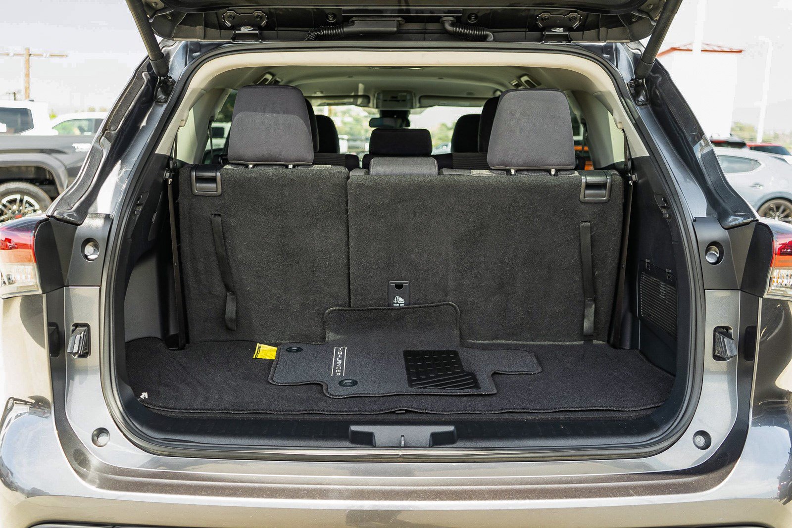 Certified 2025 Toyota Highlander LE AWD/4WD image 28
