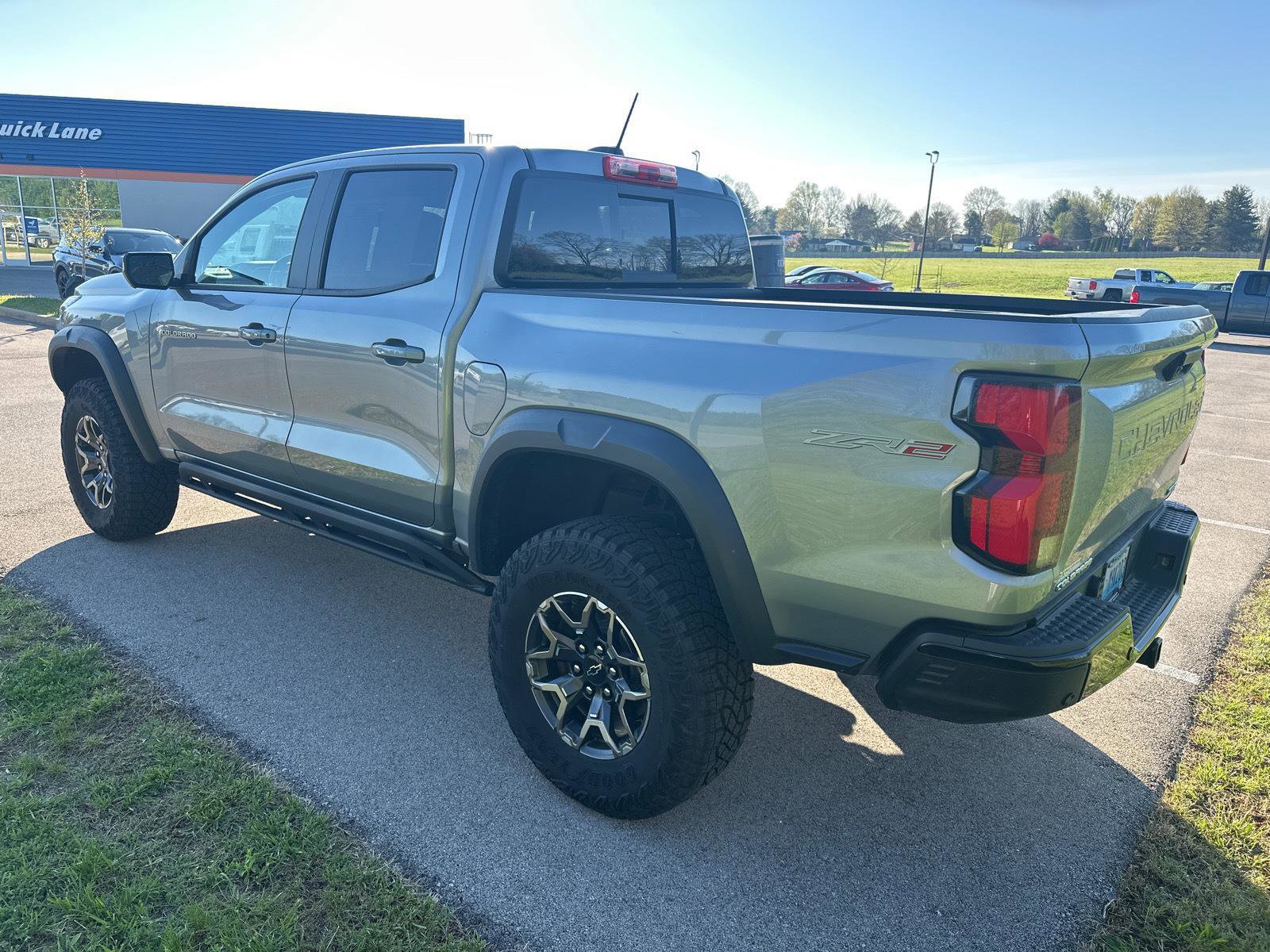 Used 2024 Chevrolet Colorado ZR2 w/ Technology Package AWD/4WD image 11