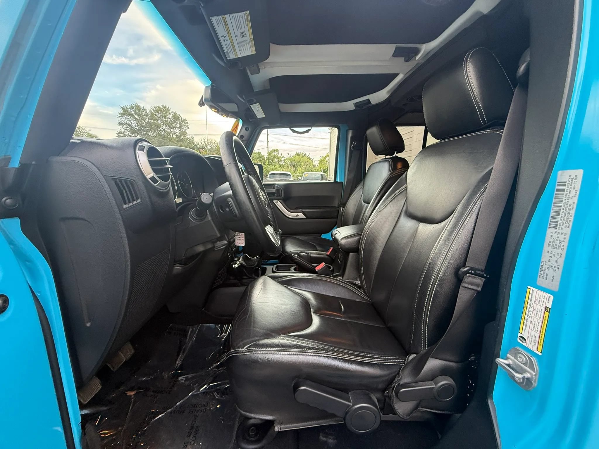 Used 2017 Jeep Wrangler Unlimited Sahara w/ Quick Order Package 23E Chief AWD/4WD image 14