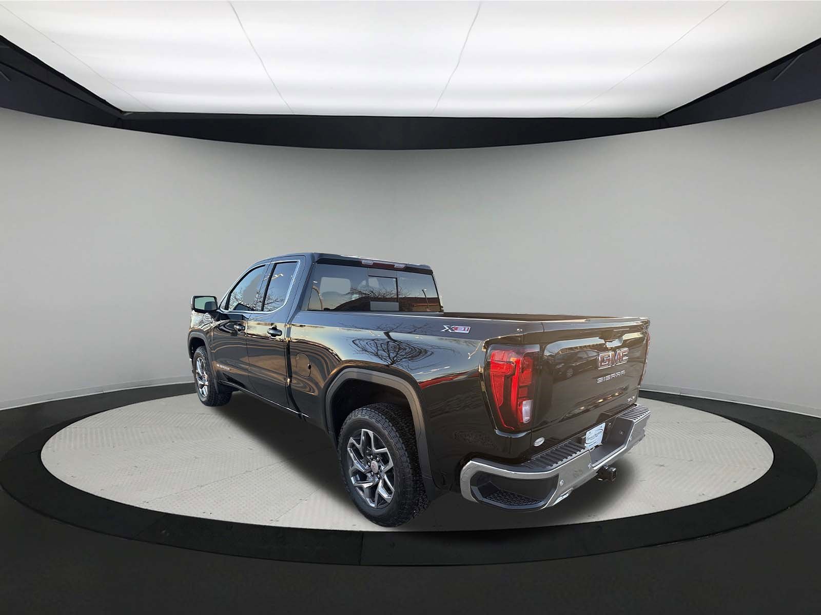 New 2026 GMC Sierra 1500 SLE image 5