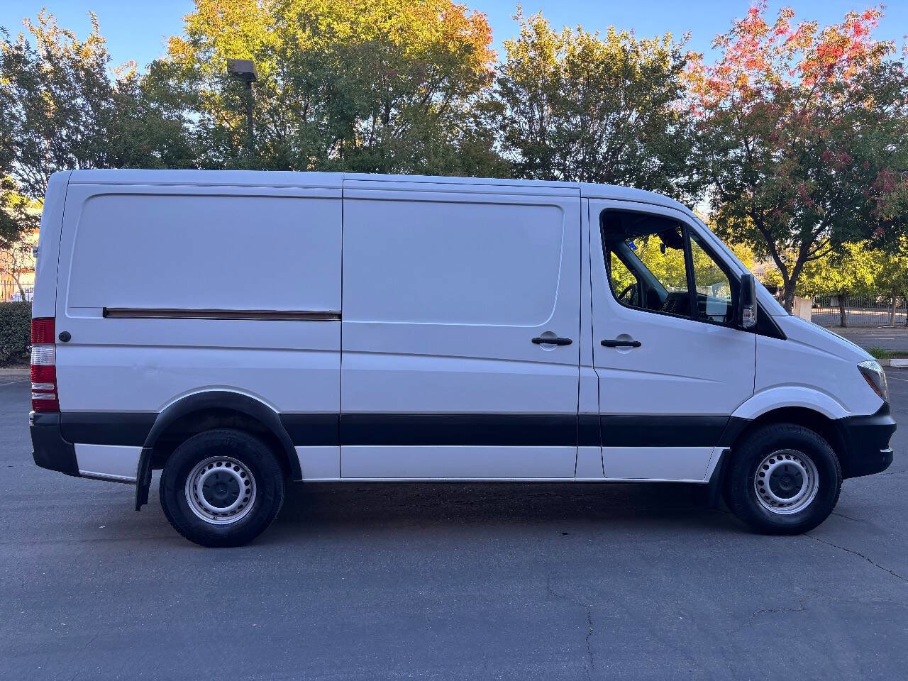 Used 2016 Mercedes-Benz Sprinter 2500 image 8